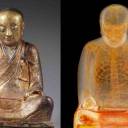 Múmia de monge budista é encontrada dentro de estátua de mil anos