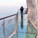 China inaugura ponte de vidro a 1.430 metros de altura