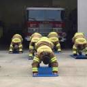 Como um professor de Yoga está salvando bombeiros dos EUA da depressão