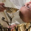 Milhares de batismos invalidados pelo uso de uma palavra errada pelo padre