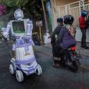 Conheça Delta, o bom robô samaritano em uma vila na Indonésia