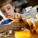 O problema em medicar crianças em excesso: muitos problemas e...MAIS REMÉDIOS