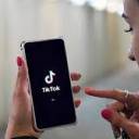 O perigo do TikTok: estudo mostra que o uso de mídias sociais muda o cérebro dos adolescentes