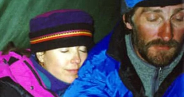 ADORMECIDA GELO CASAL