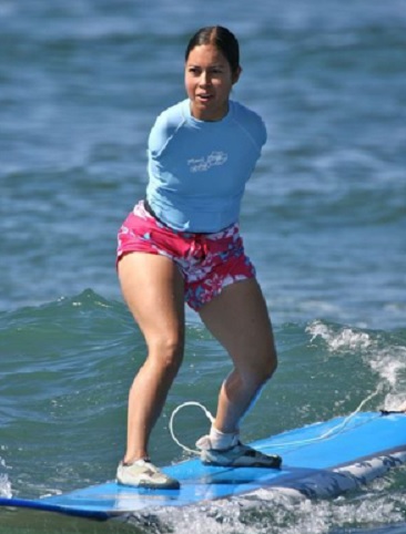Jessica surfando